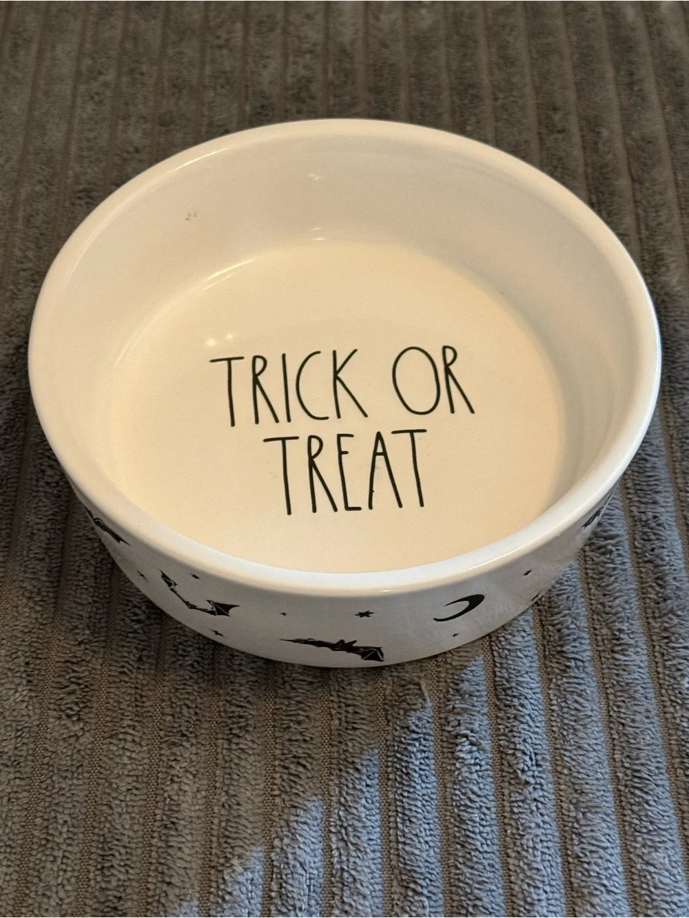 Rae Dunn White Ceramic Cat 🐈‍⬛ Bowl w/ Halloween Pattern ‘Trick Or Treat’ NWT