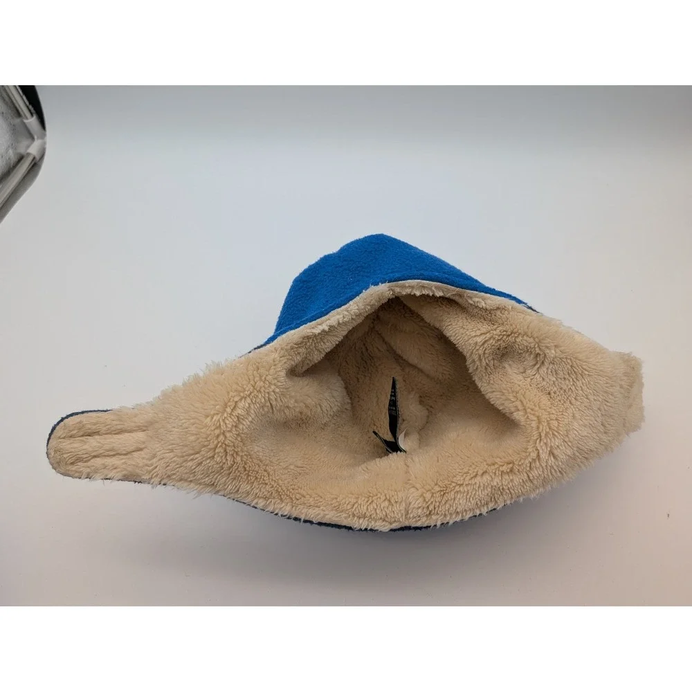 L.L. Bean pom chin miss