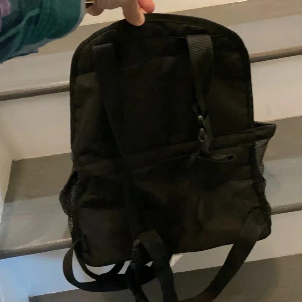Outward Hound travel car small