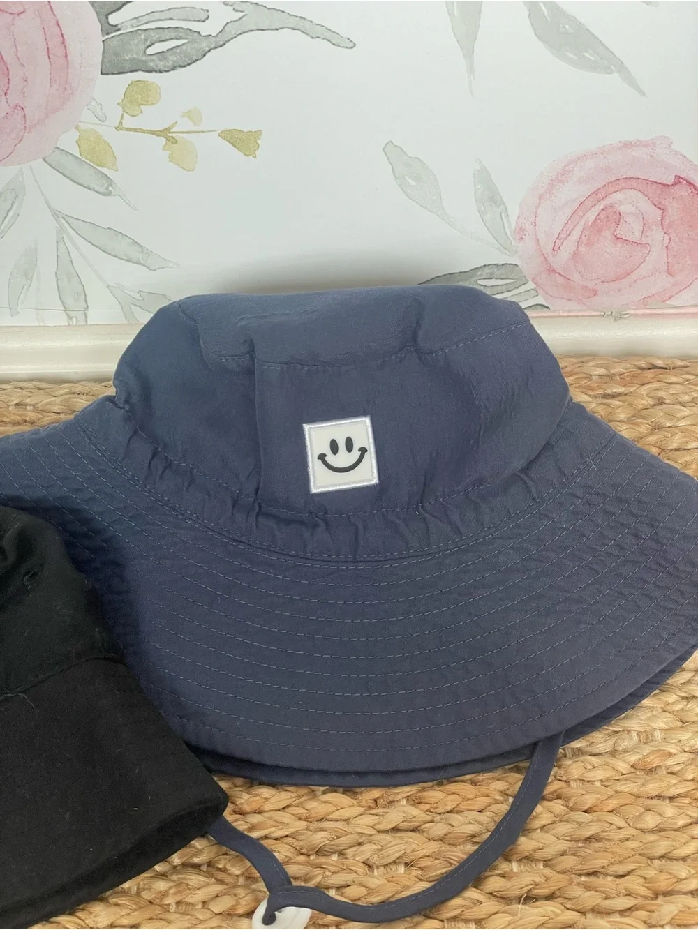 Nike bucket black