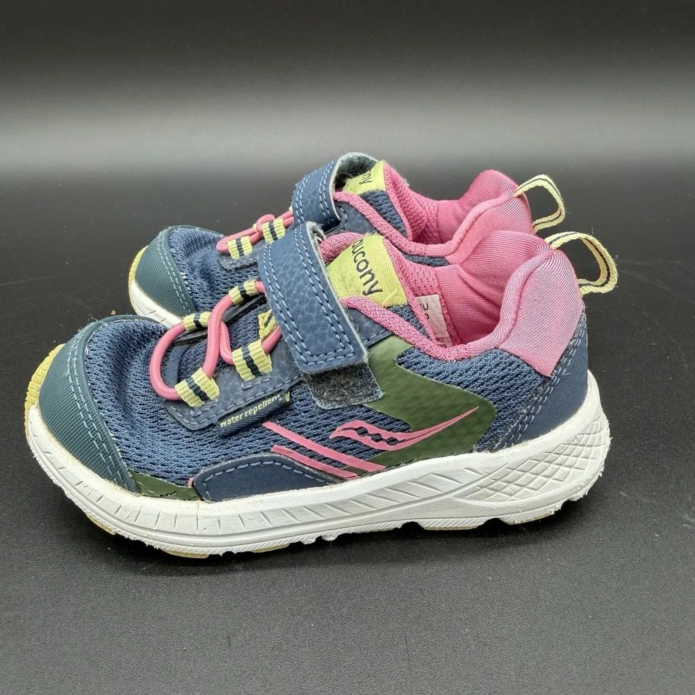 Saucony wind shield