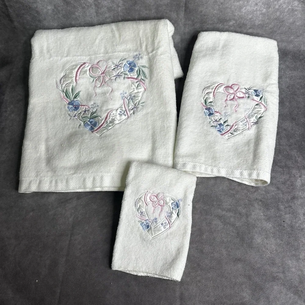Vtg Embroidered Floral Heart Cotton Towel Set 3pc‎ granny cottage core Made USA