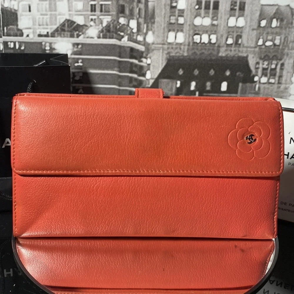 CHANEL elegant leather