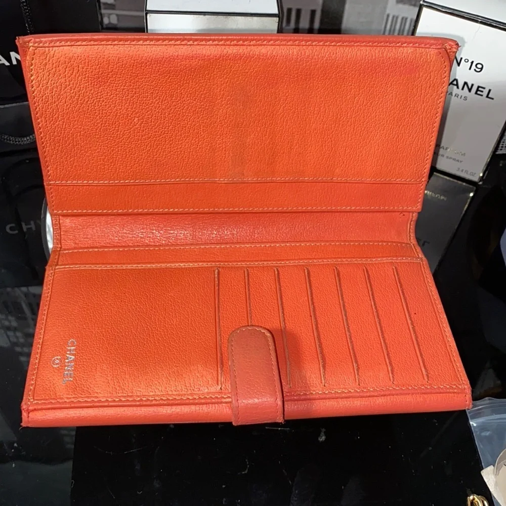 CHANEL elegant leather