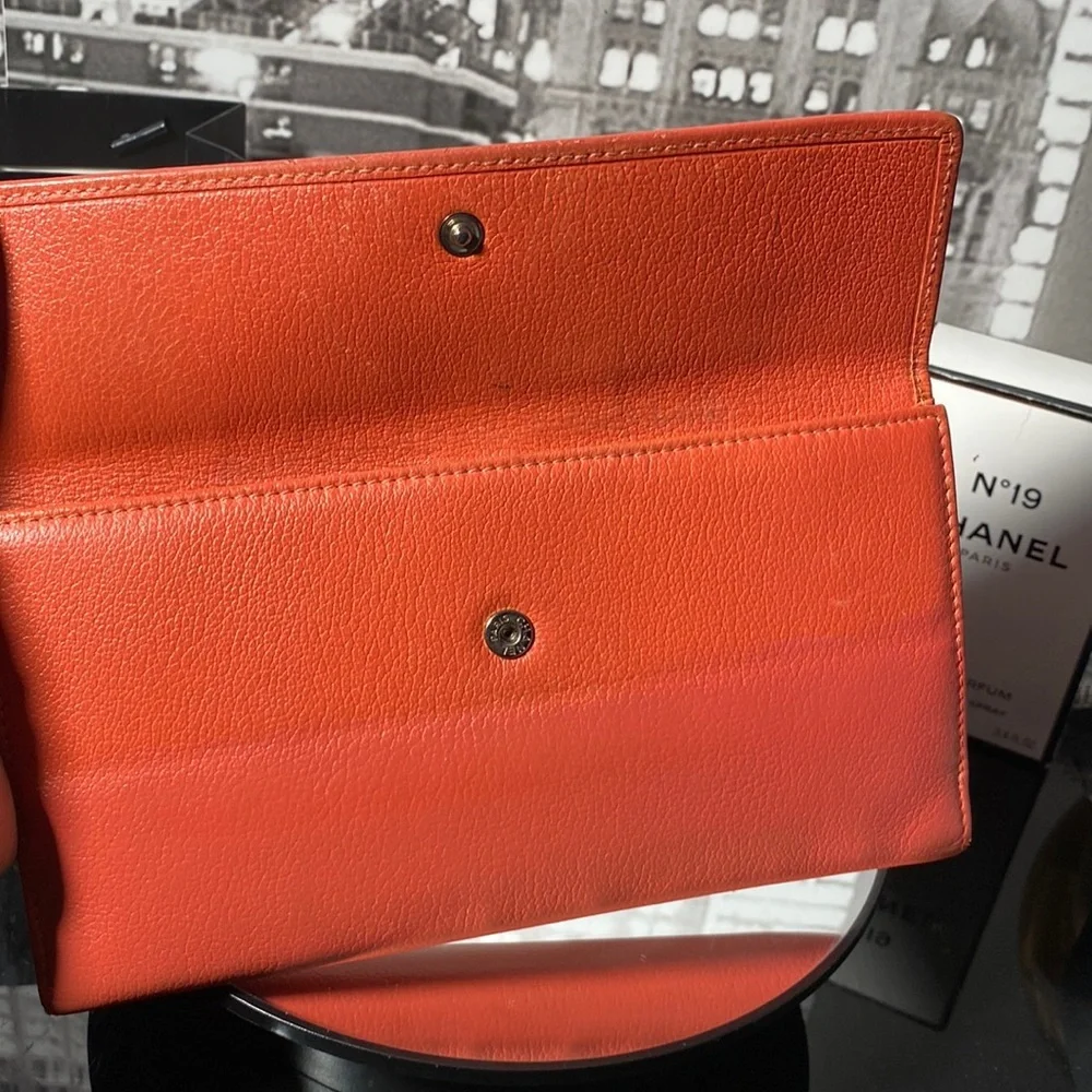 CHANEL elegant leather