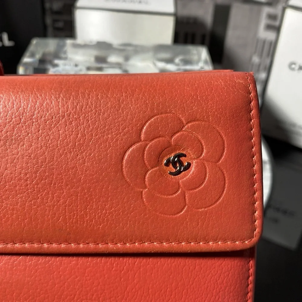 CHANEL elegant leather