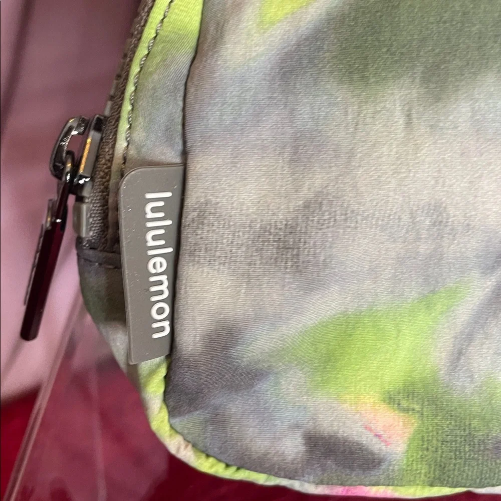 LULULEMON EVERYWHERE 1LTR HYPER TIE-DYE MULTI ROVER BELT BAG GREEN PINK & GRAY