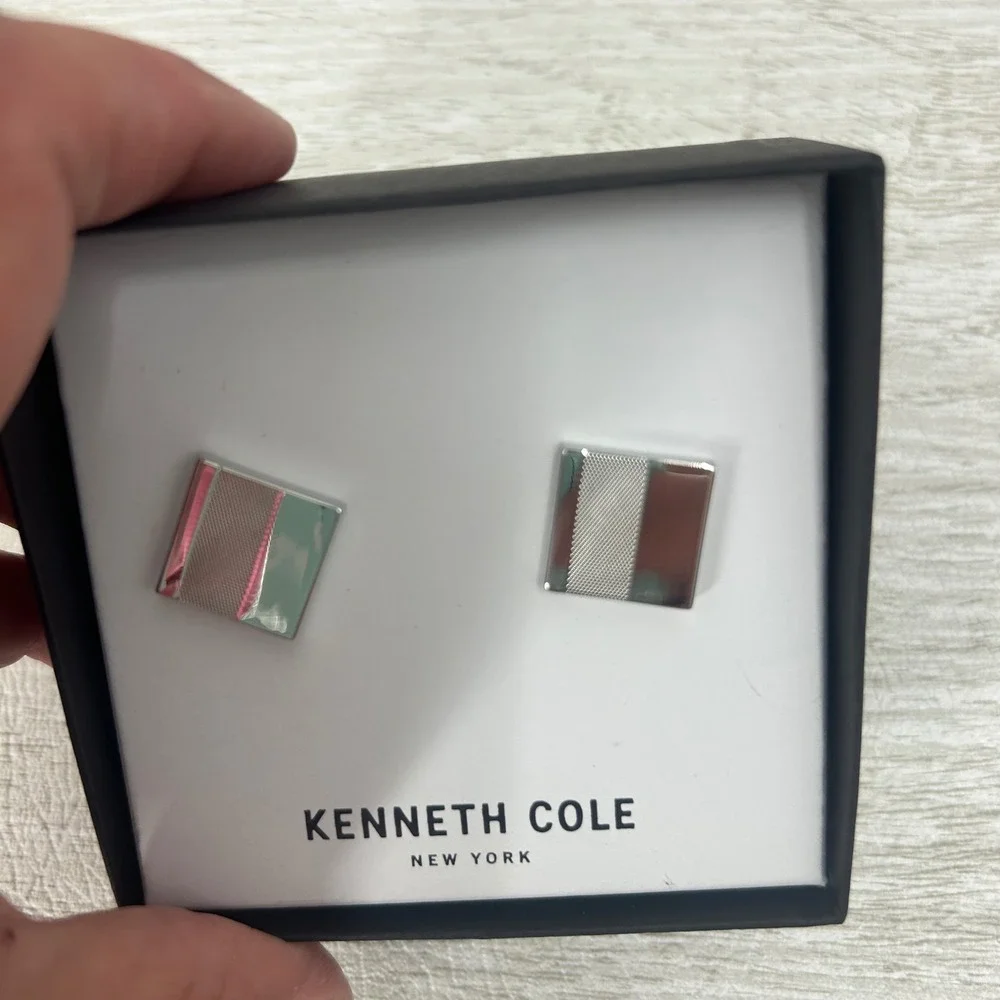 Kenneth Cole New York main stone