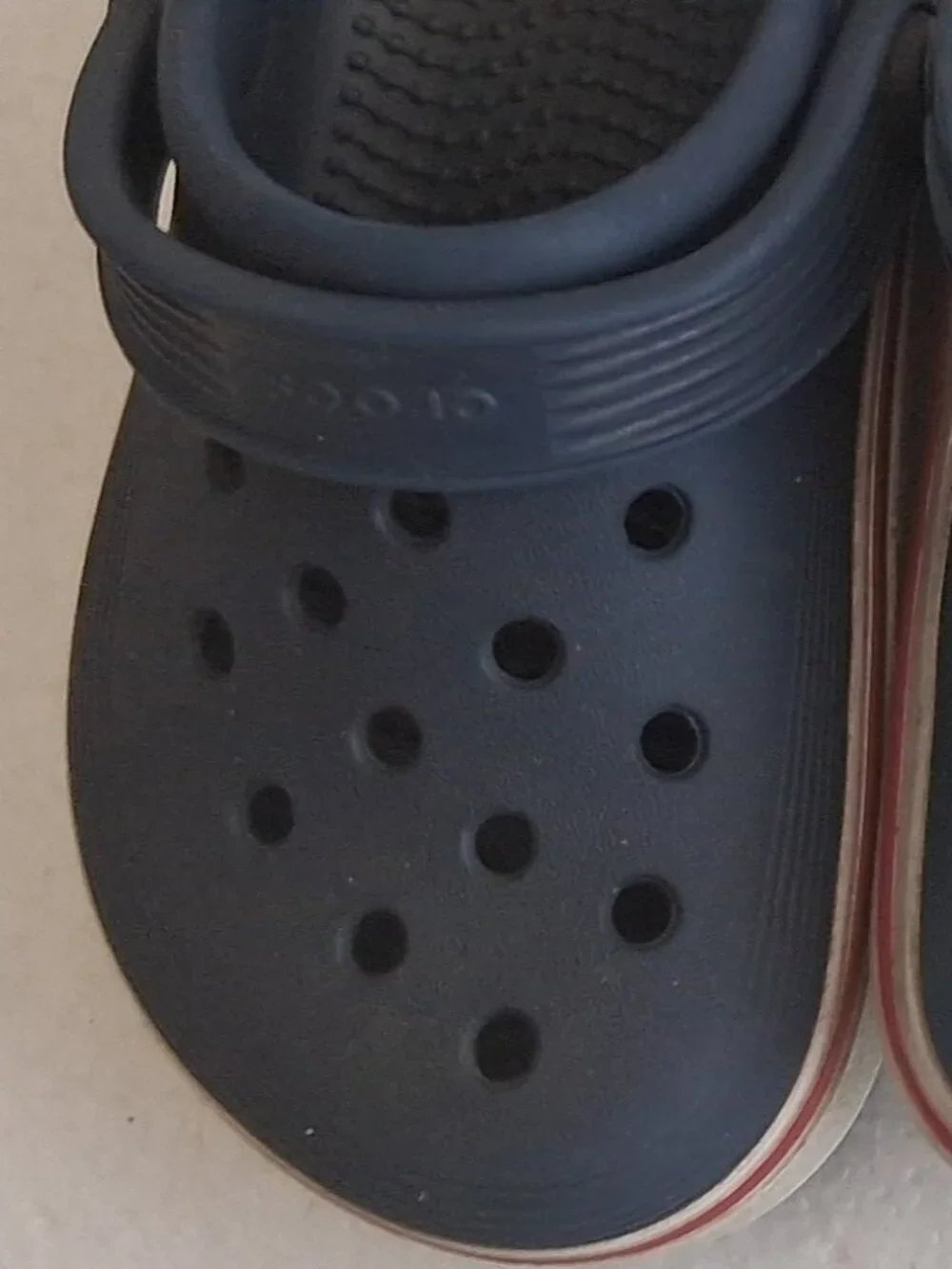 CROCS yes pair
