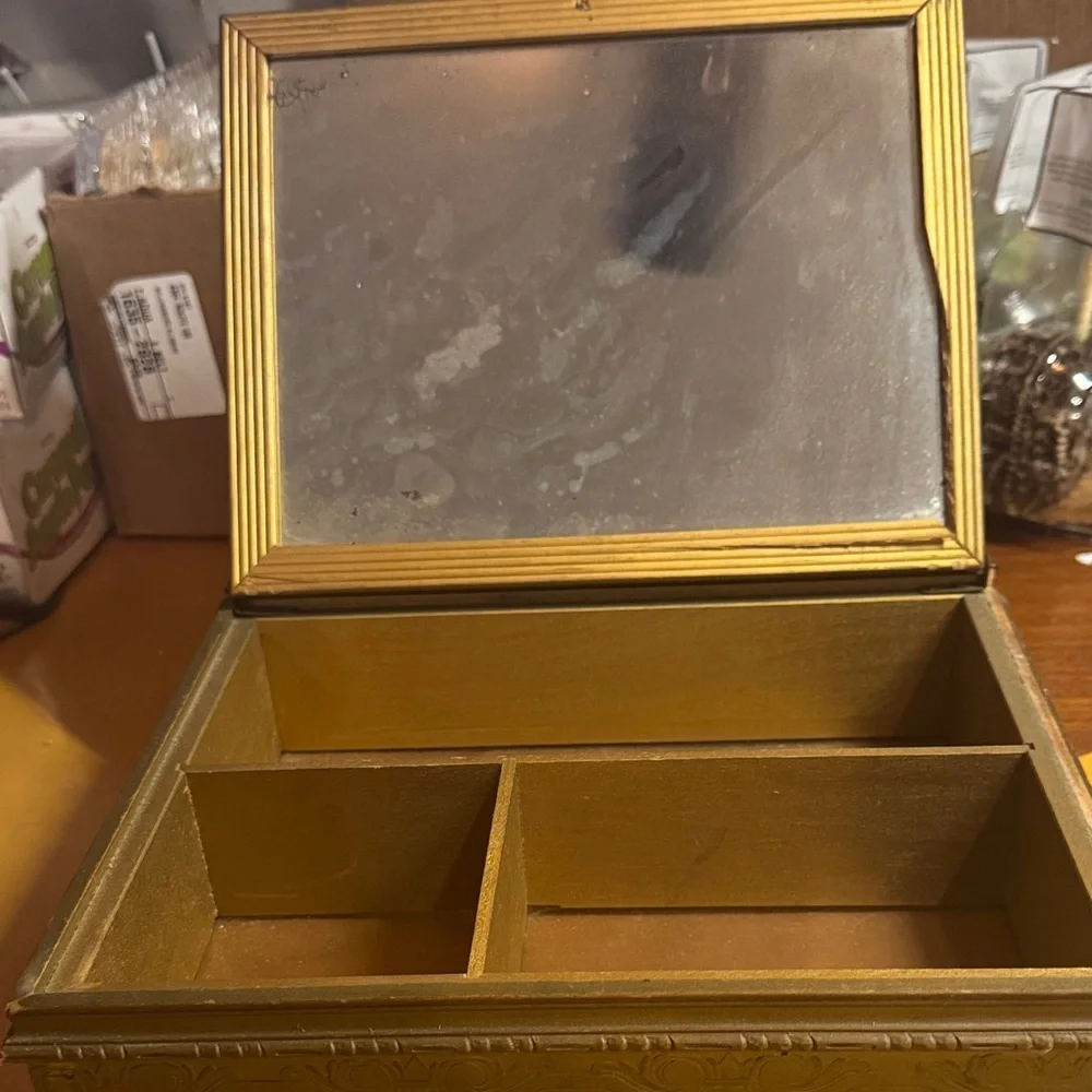 Vintage Framed Oval print in jewelery box