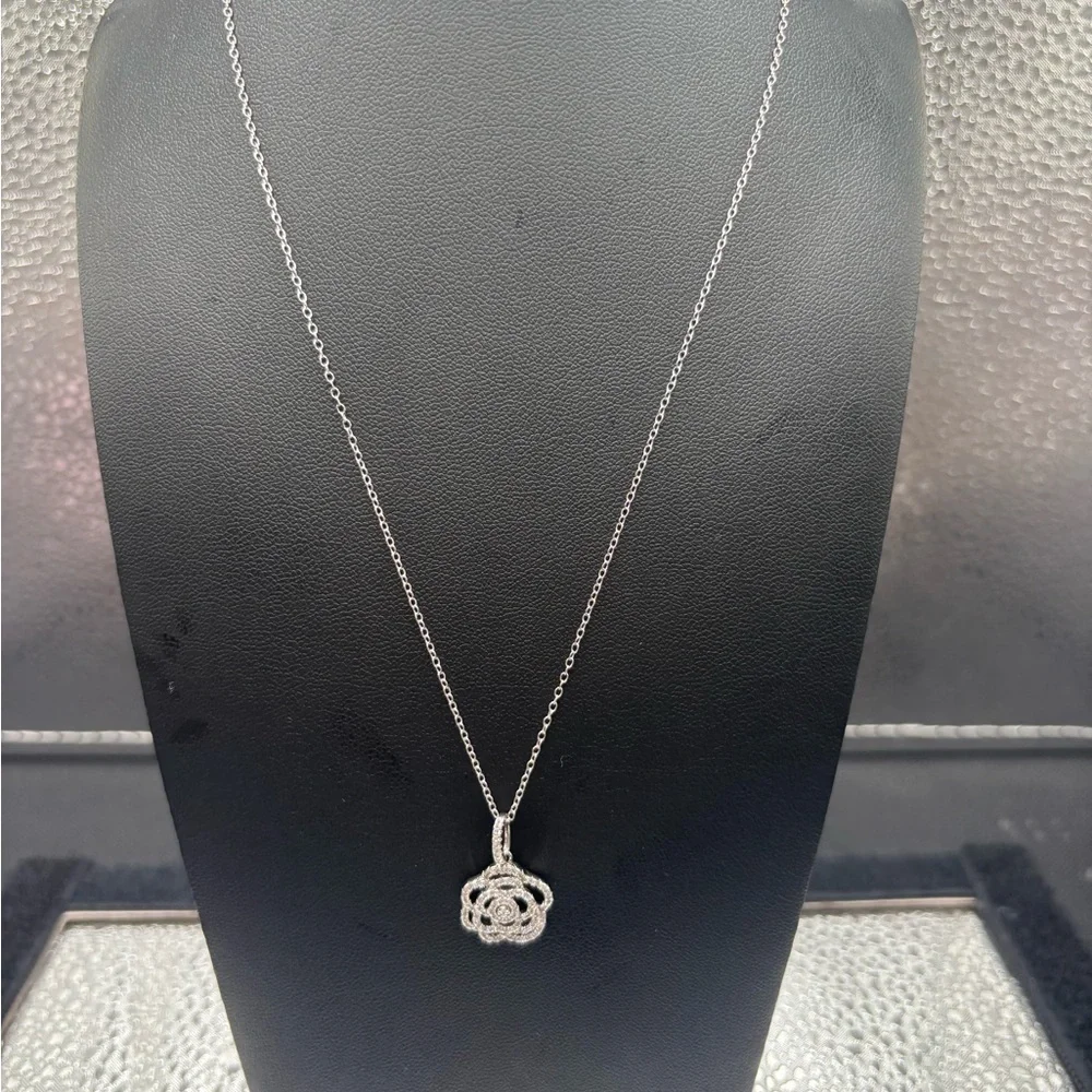 N/A 20 can necklace