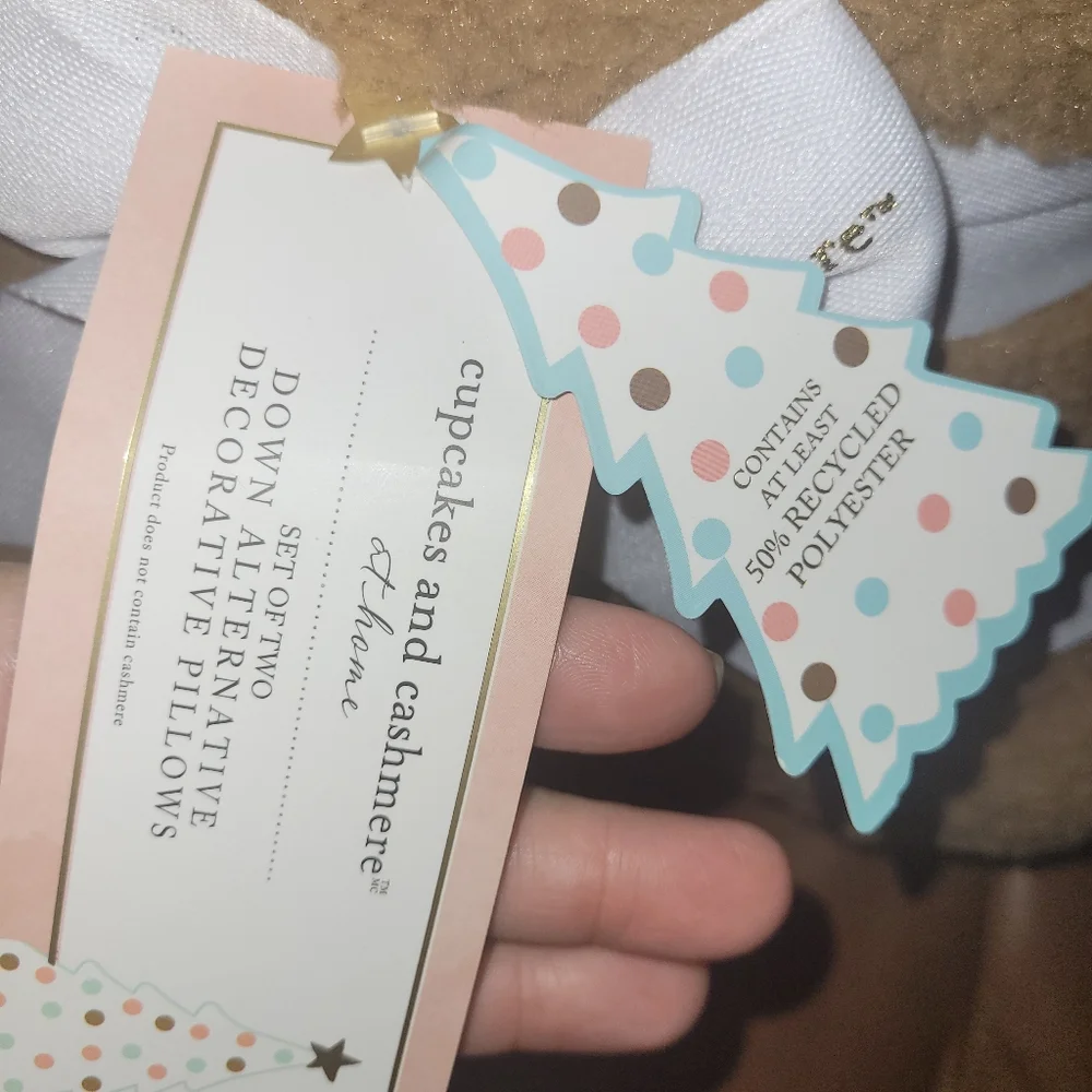 cupcakes & cashmere brand new