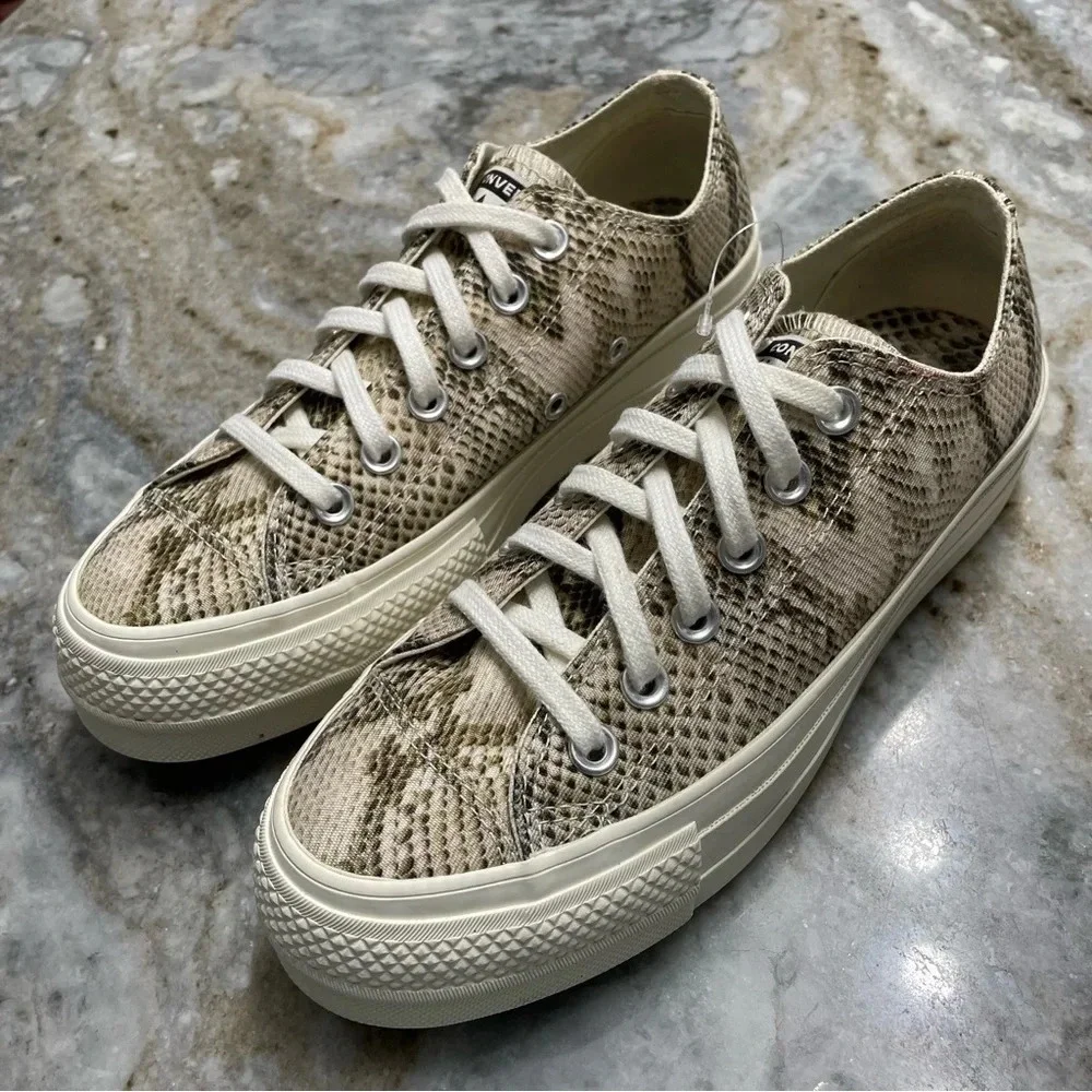 Converse are pre might