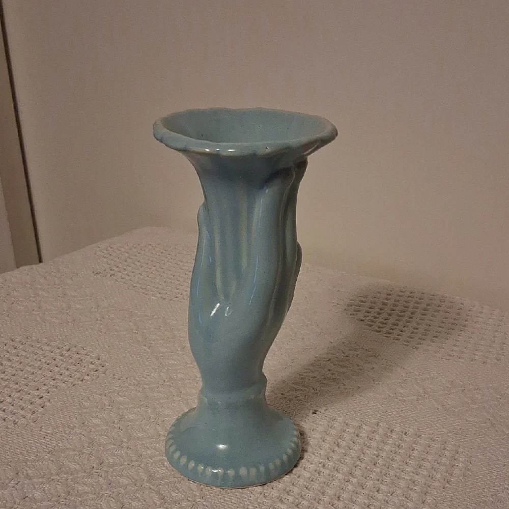 Shawnee Pottery elegant iconic