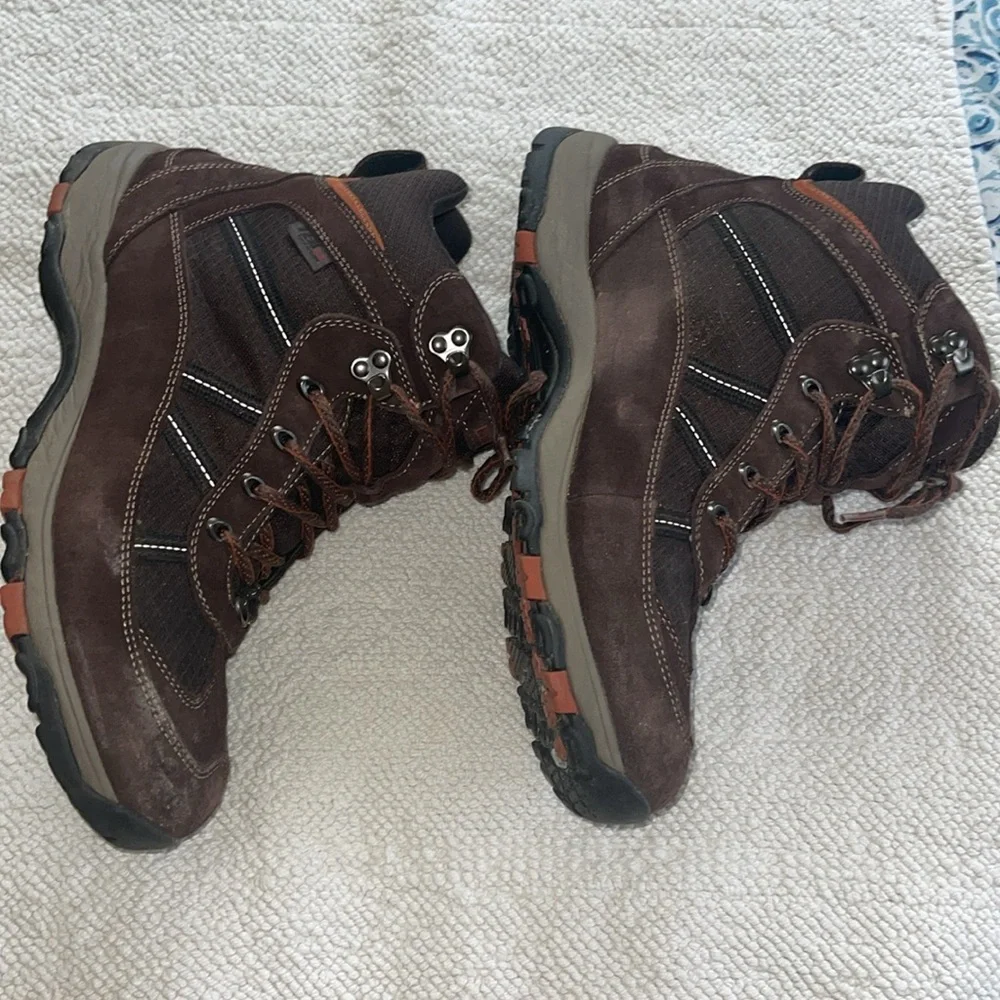 L.L. Bean worn 11 handful
