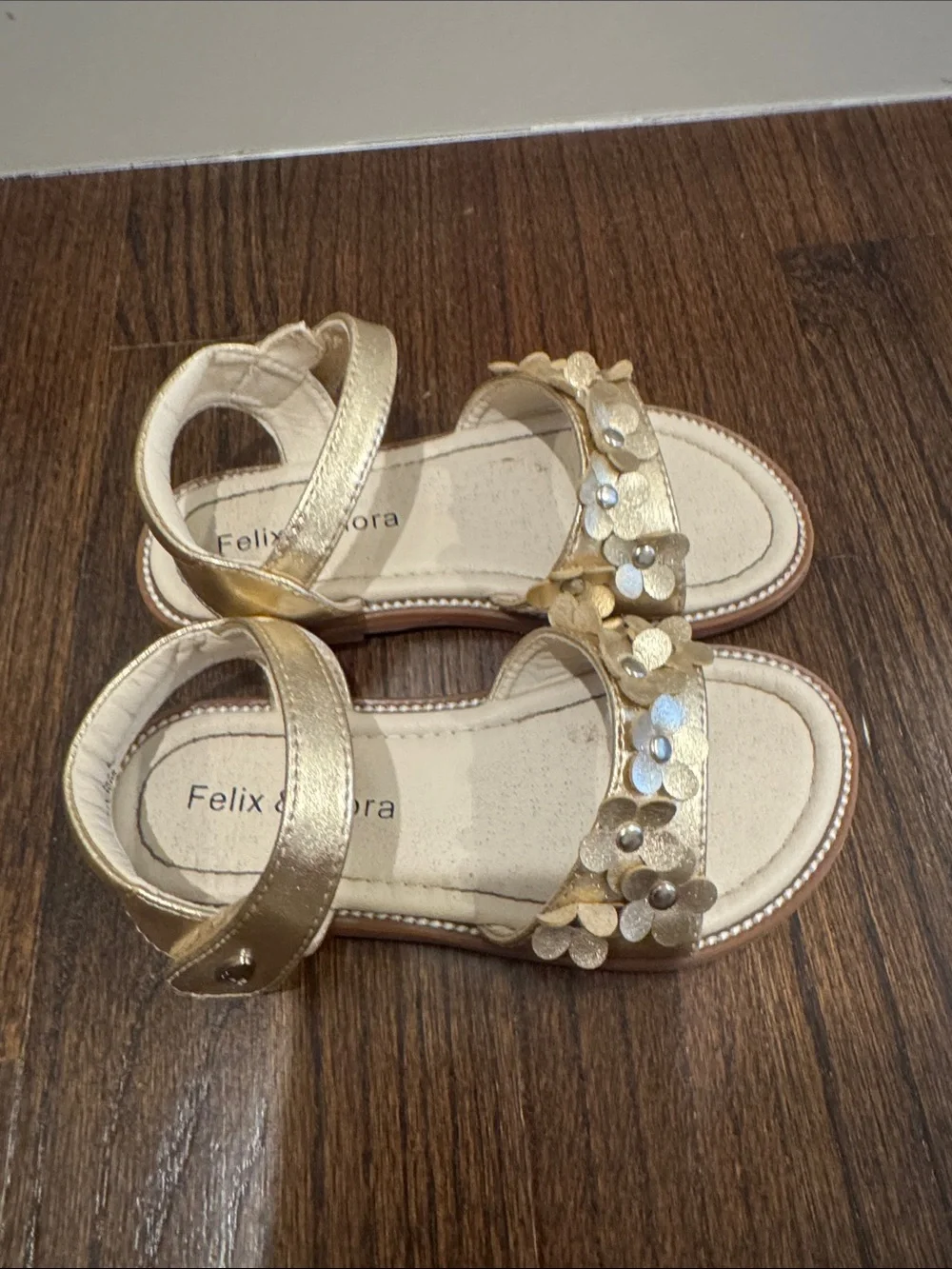 Felix & Flora Gold Floral Sandals Girls Size 10 Hook & Loop Dress Easter Wedding