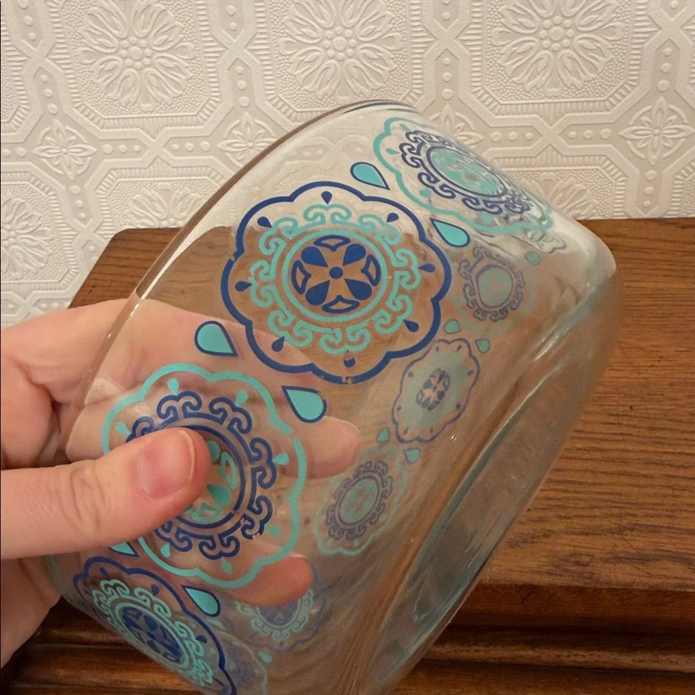 Pyrex glass bowl
