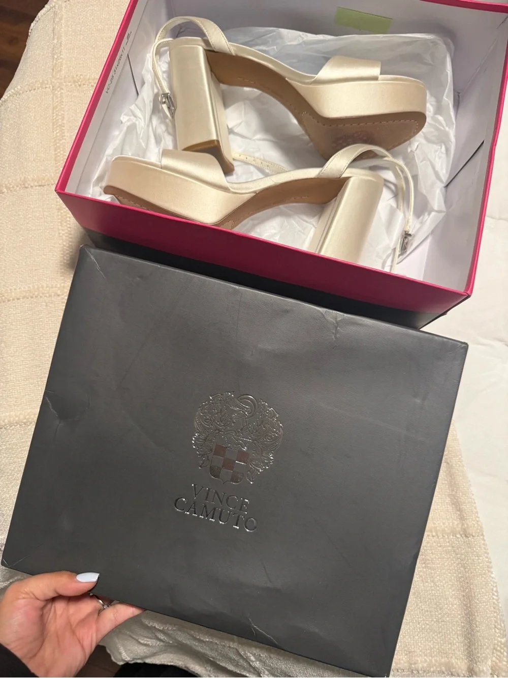 Vince Camuto rubber using