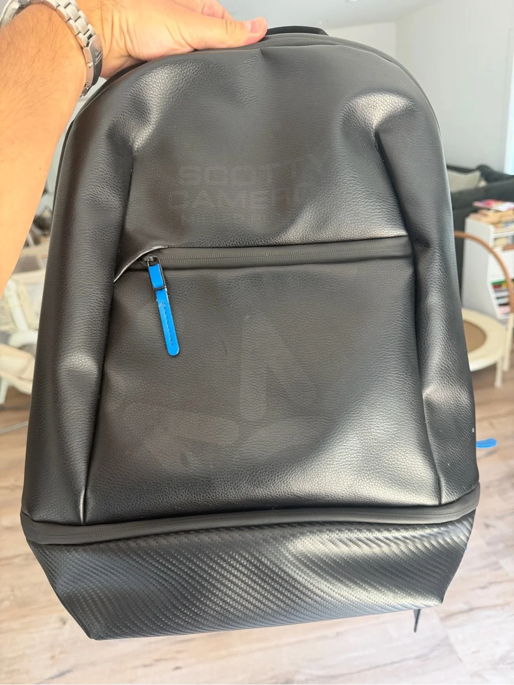 VesseL USA modern black