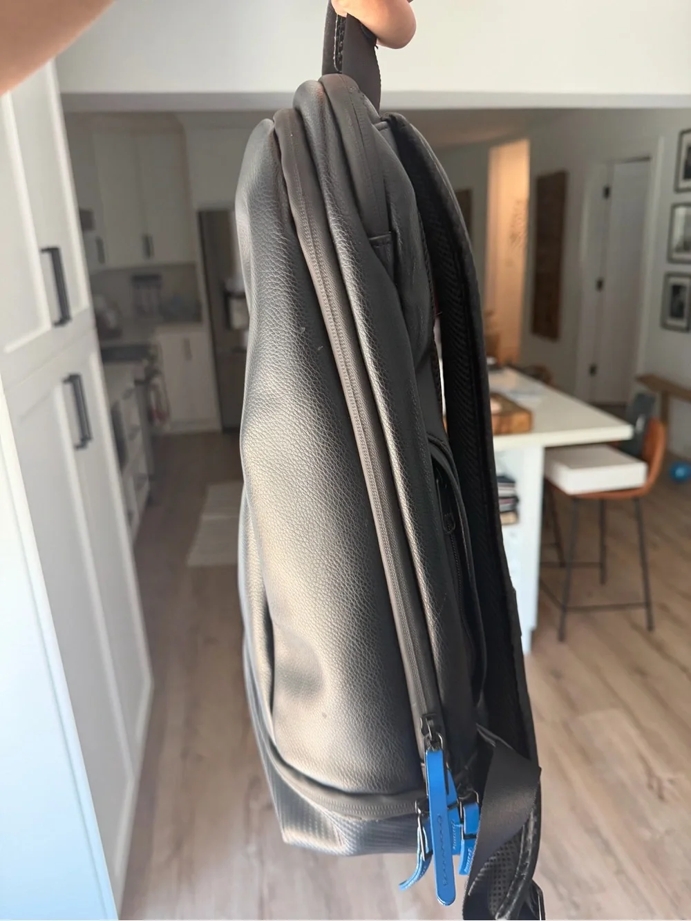 VesseL USA modern black