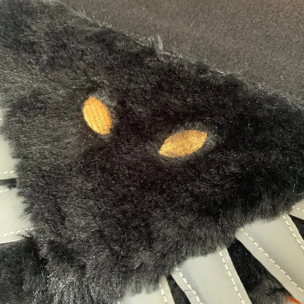 Hyde & EEK! collar this eyes