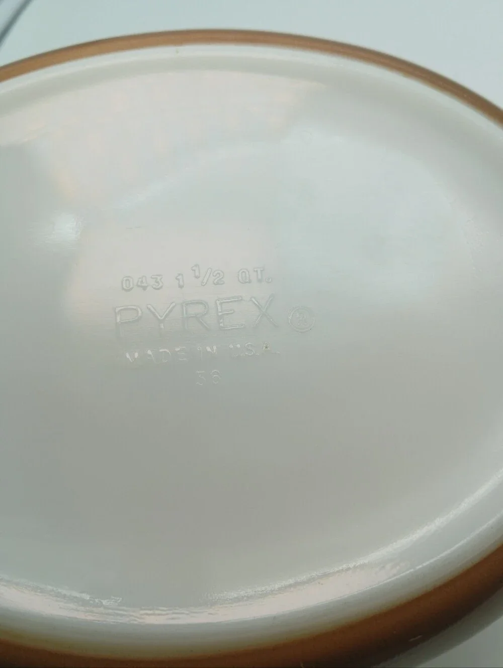 Pyrex Butterfly Gold/Peach & 043 Early American Brown Casserole Dish 1.5Qt