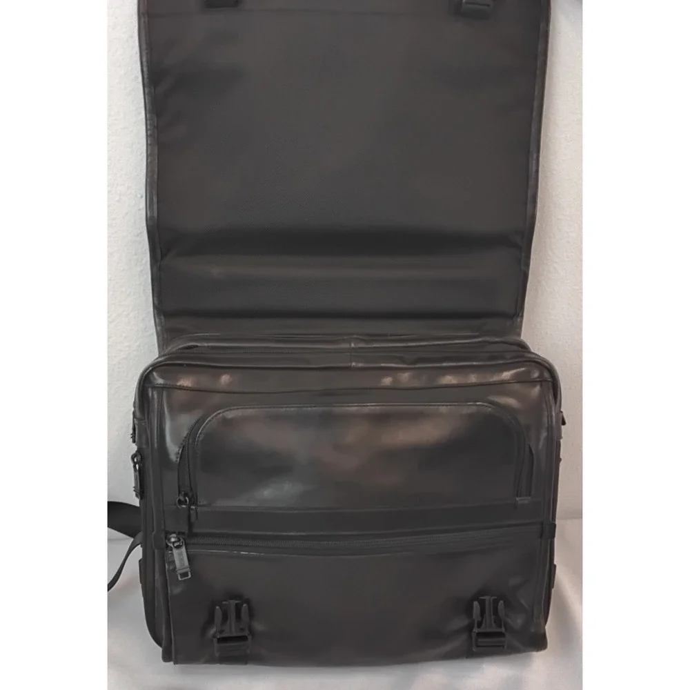 Tumi messenger bag