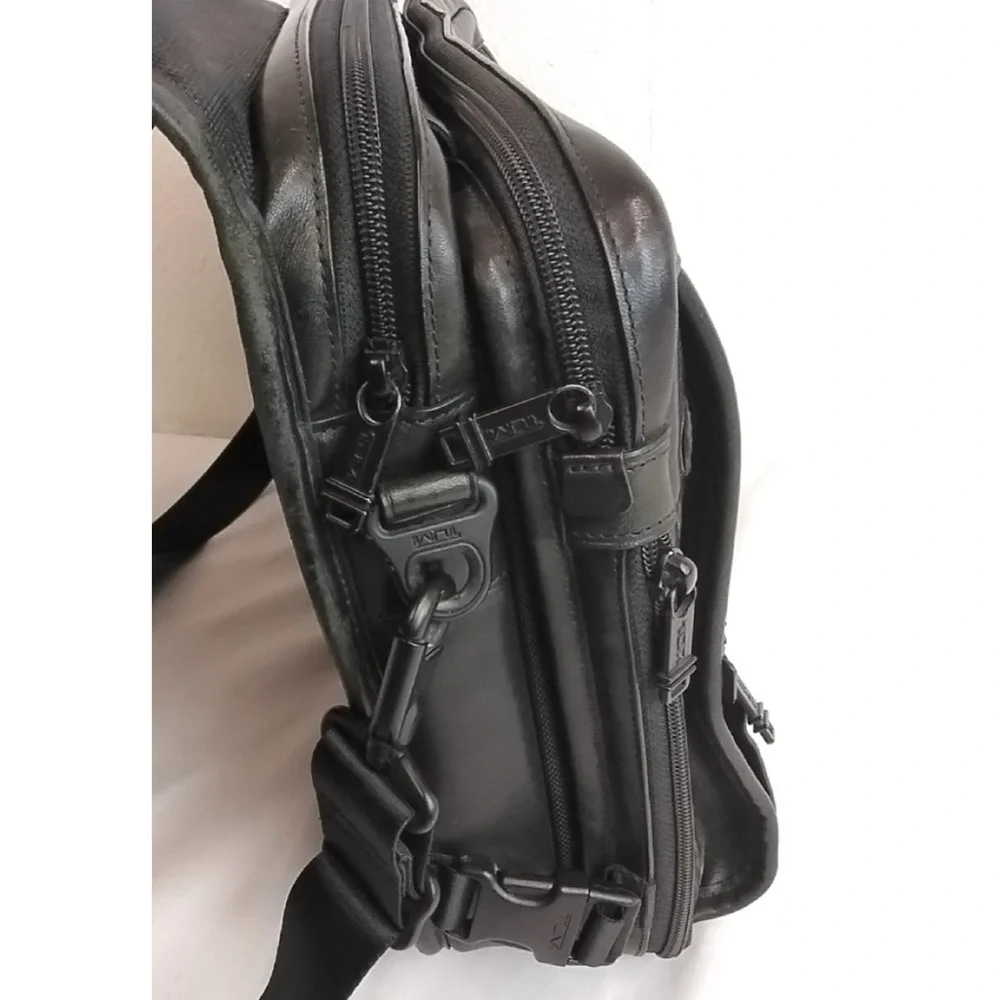 Tumi messenger bag