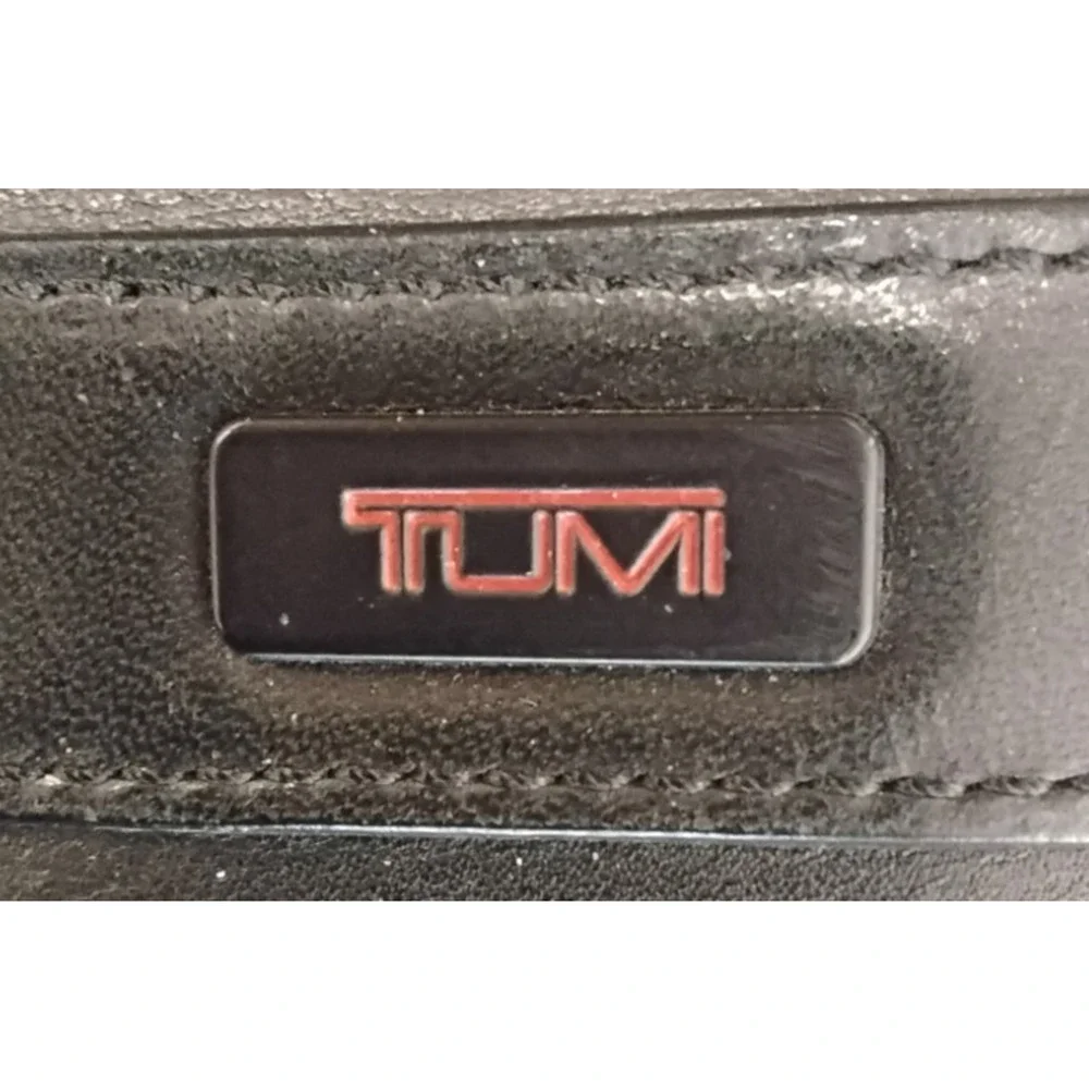 Tumi messenger bag