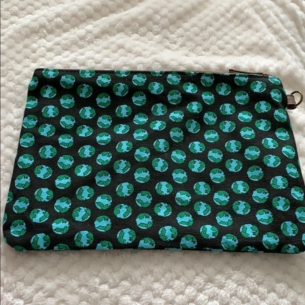 NWOT set of 2 pouches