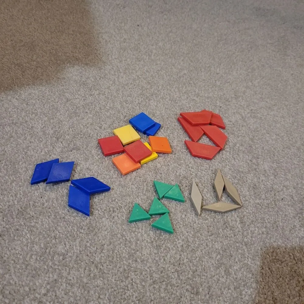 Unbranded complete tangram