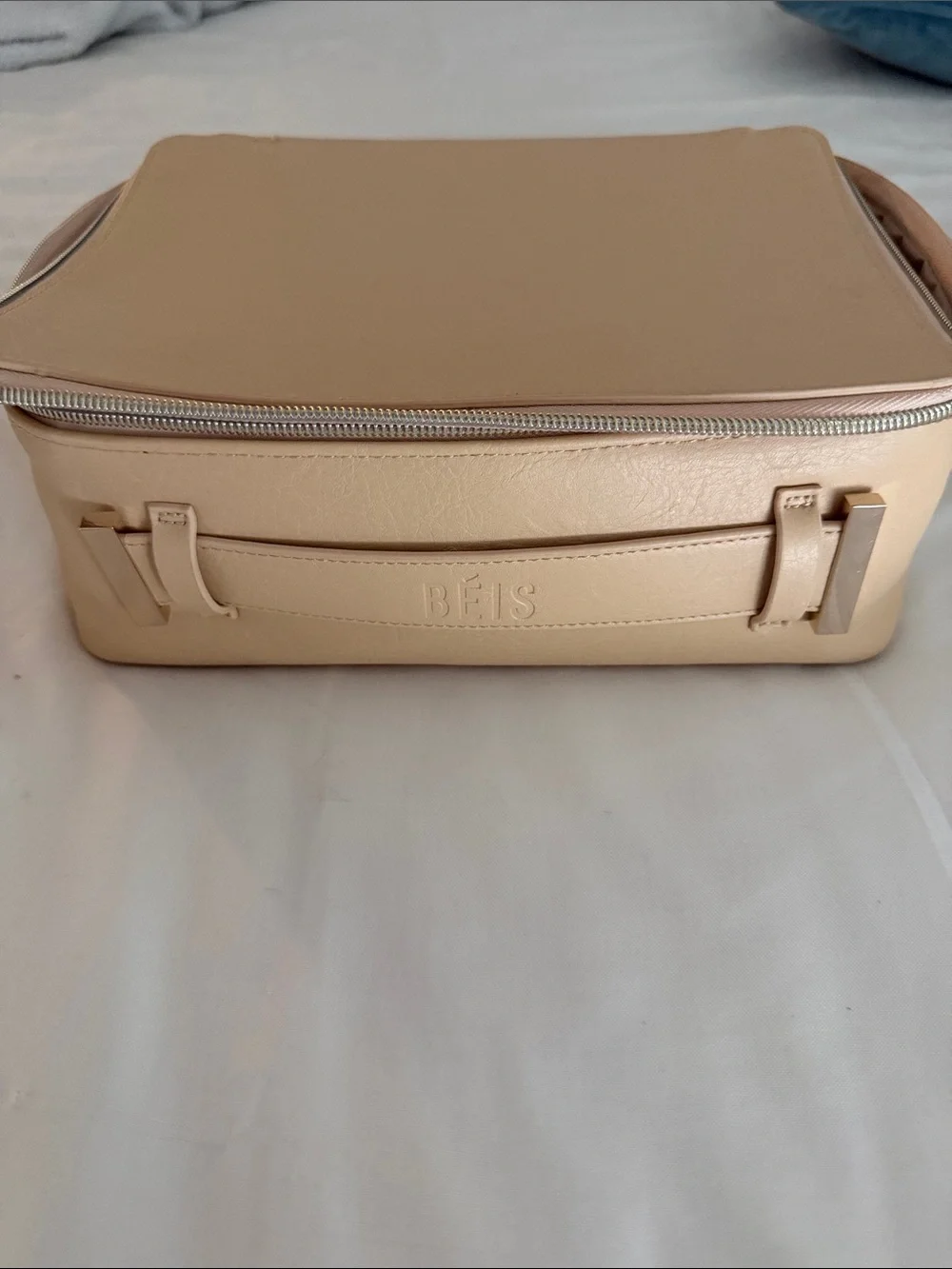 BEIS essentials styling exterior