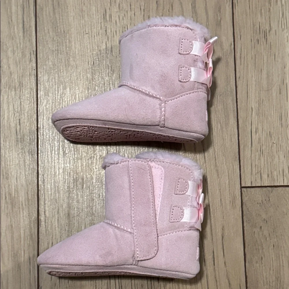 UGG kids box