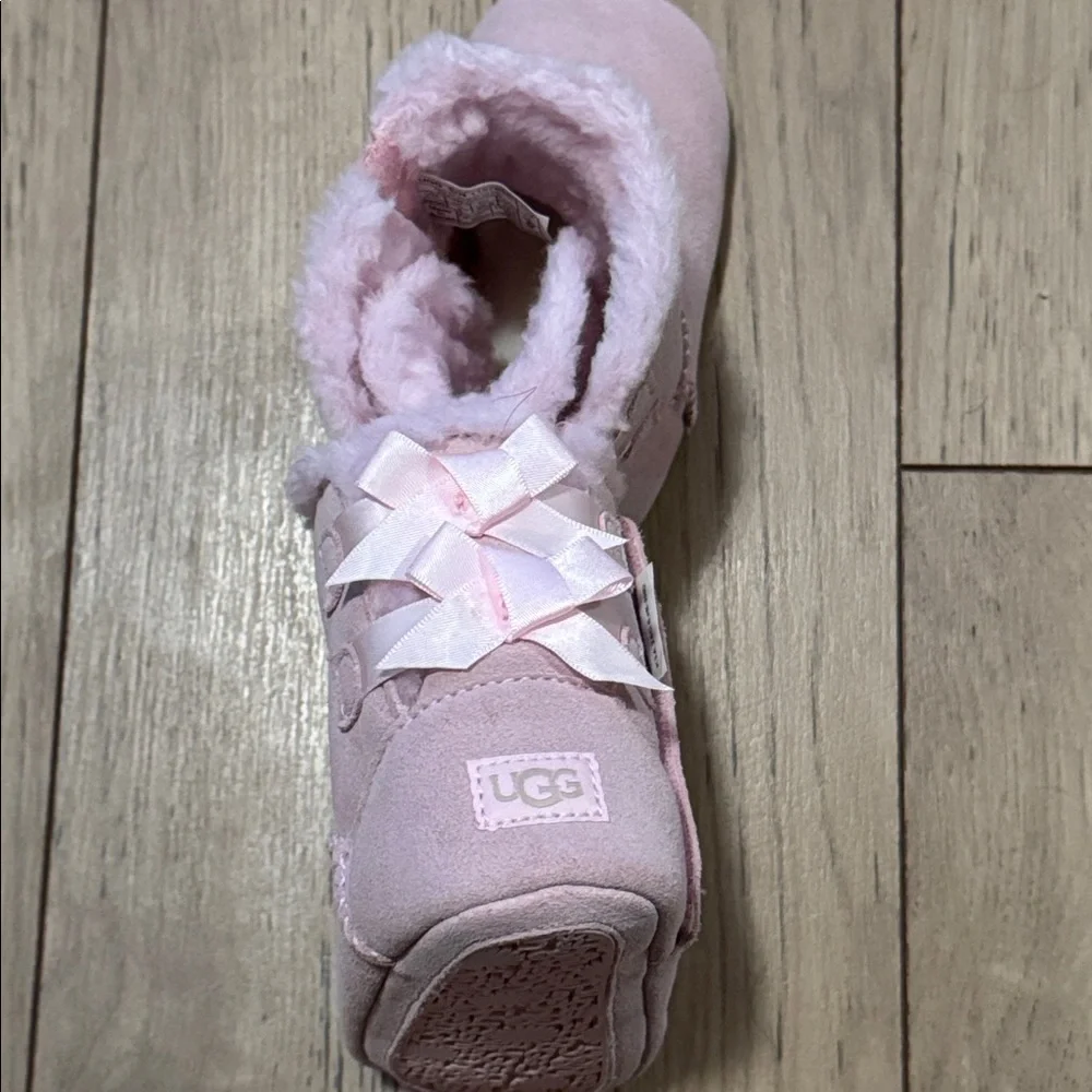 UGG 04 bailey