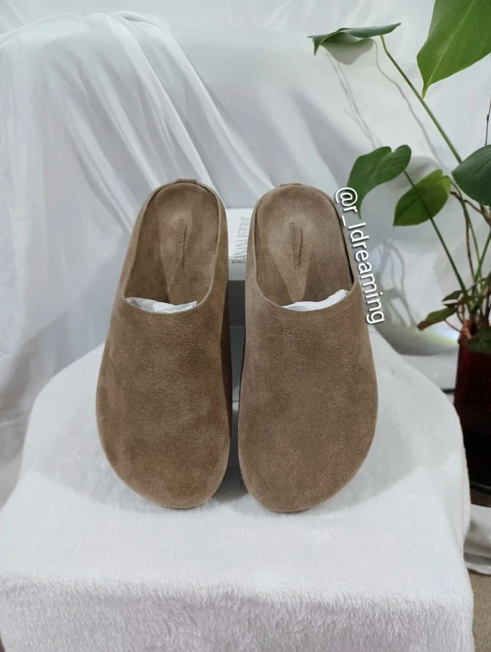 Banana Republic timeless clog