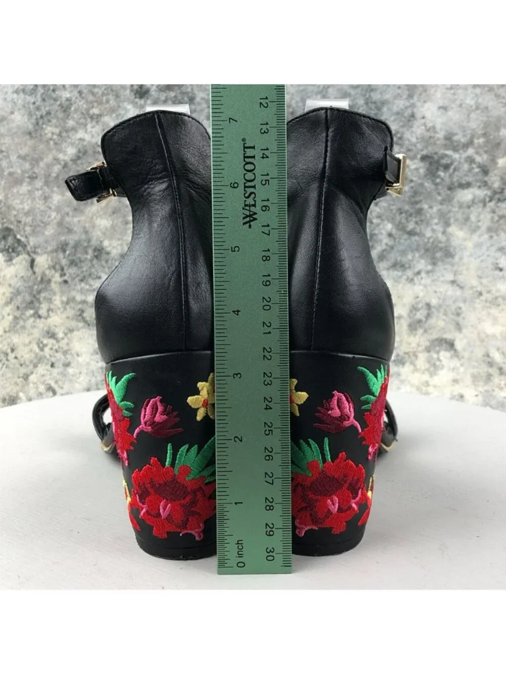 Kenneth Cole Reaction women lolita2