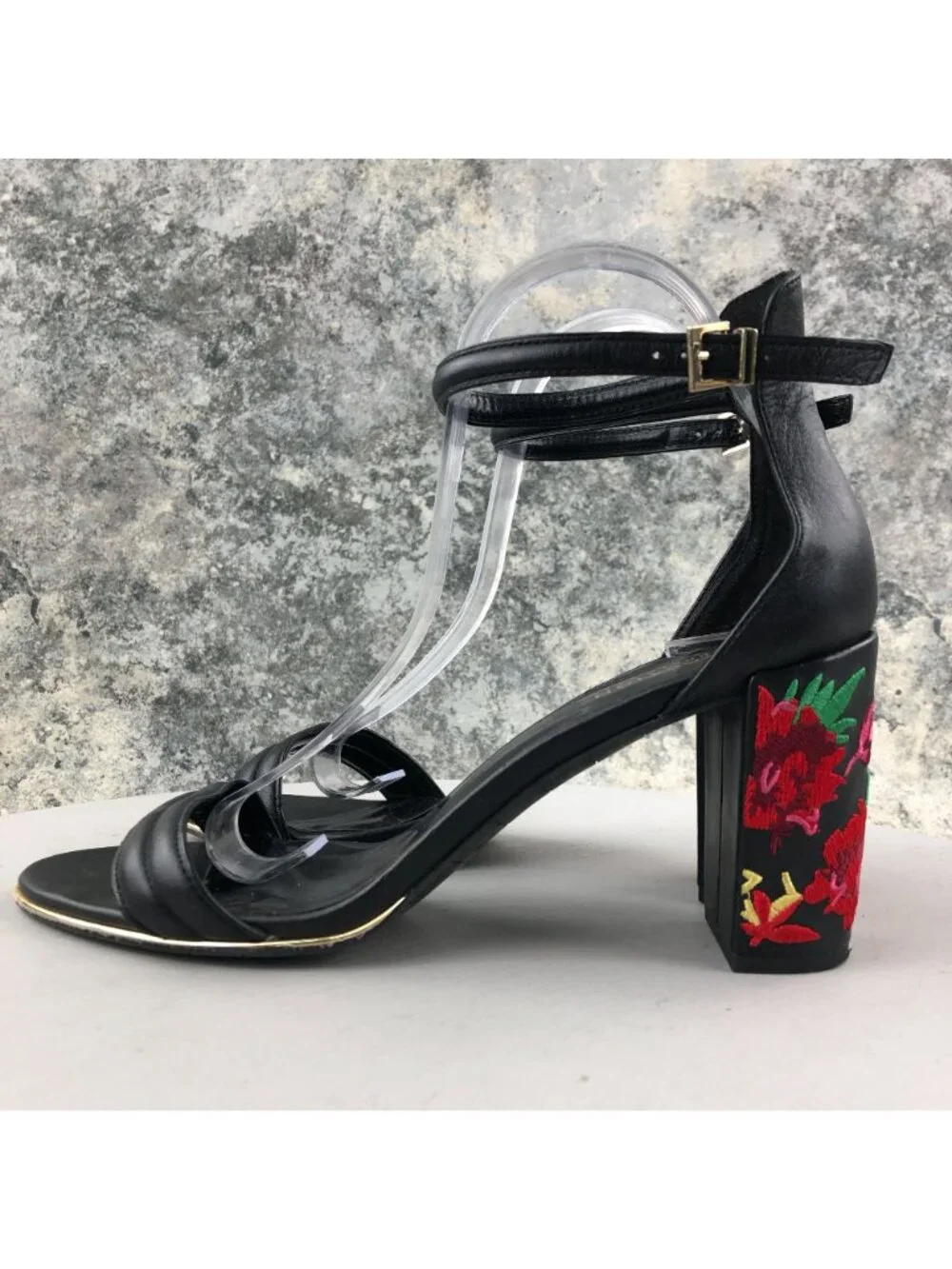 Kenneth Cole Reaction women lolita2