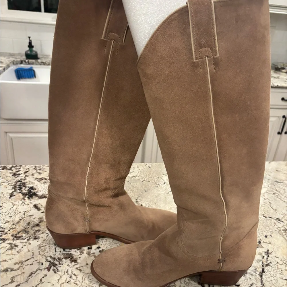 Frye Women's Carson Suede Boots, size 8