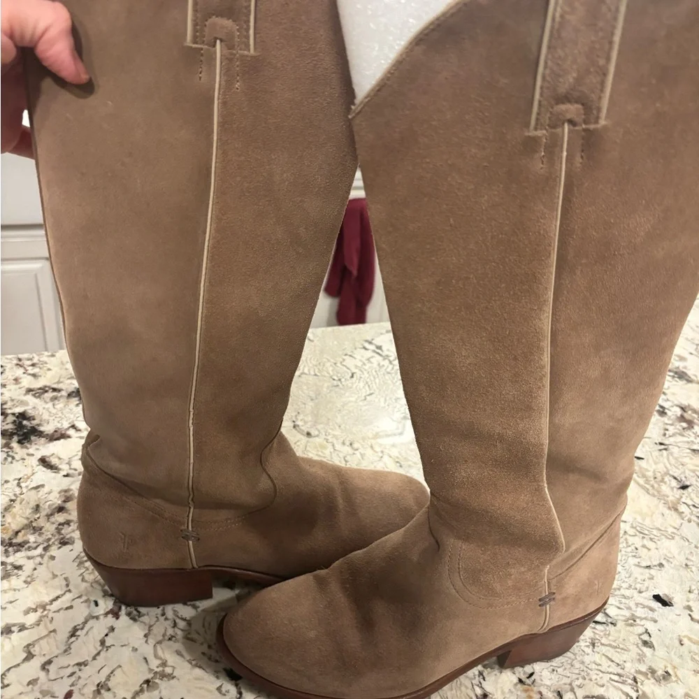 Frye styling quality carson