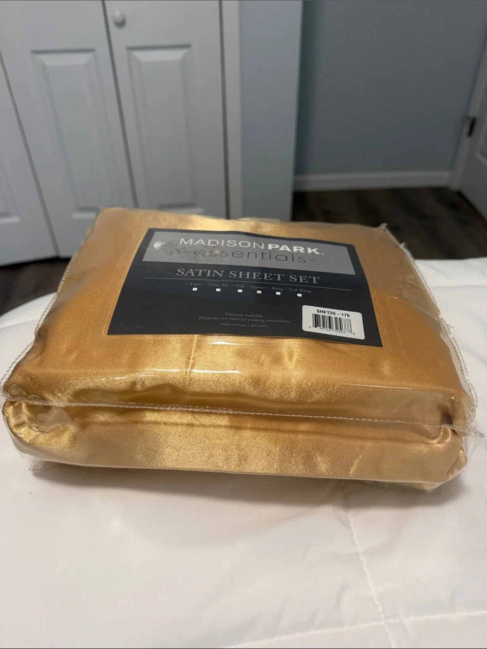 Madison Park luxurious satin