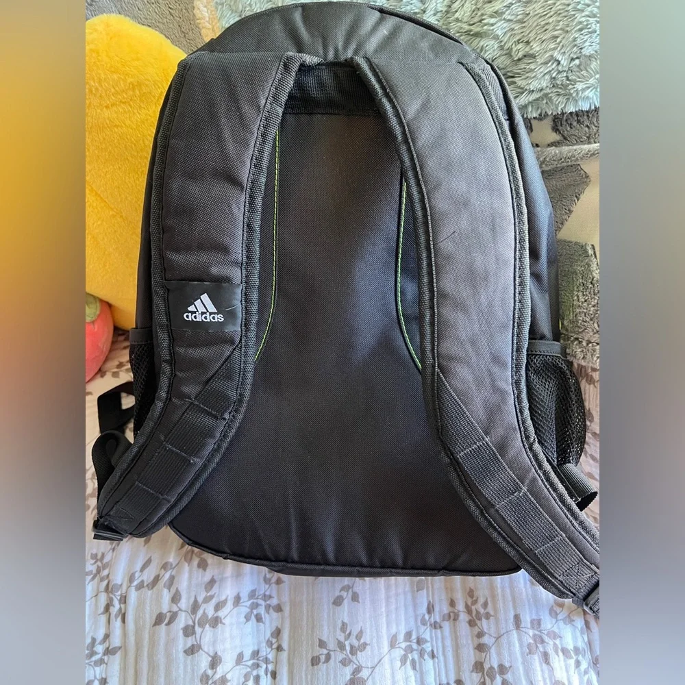 adidas bottle pockets