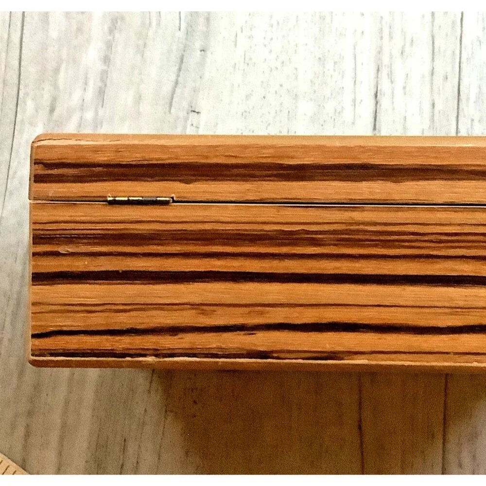 Unbranded vintage exotic