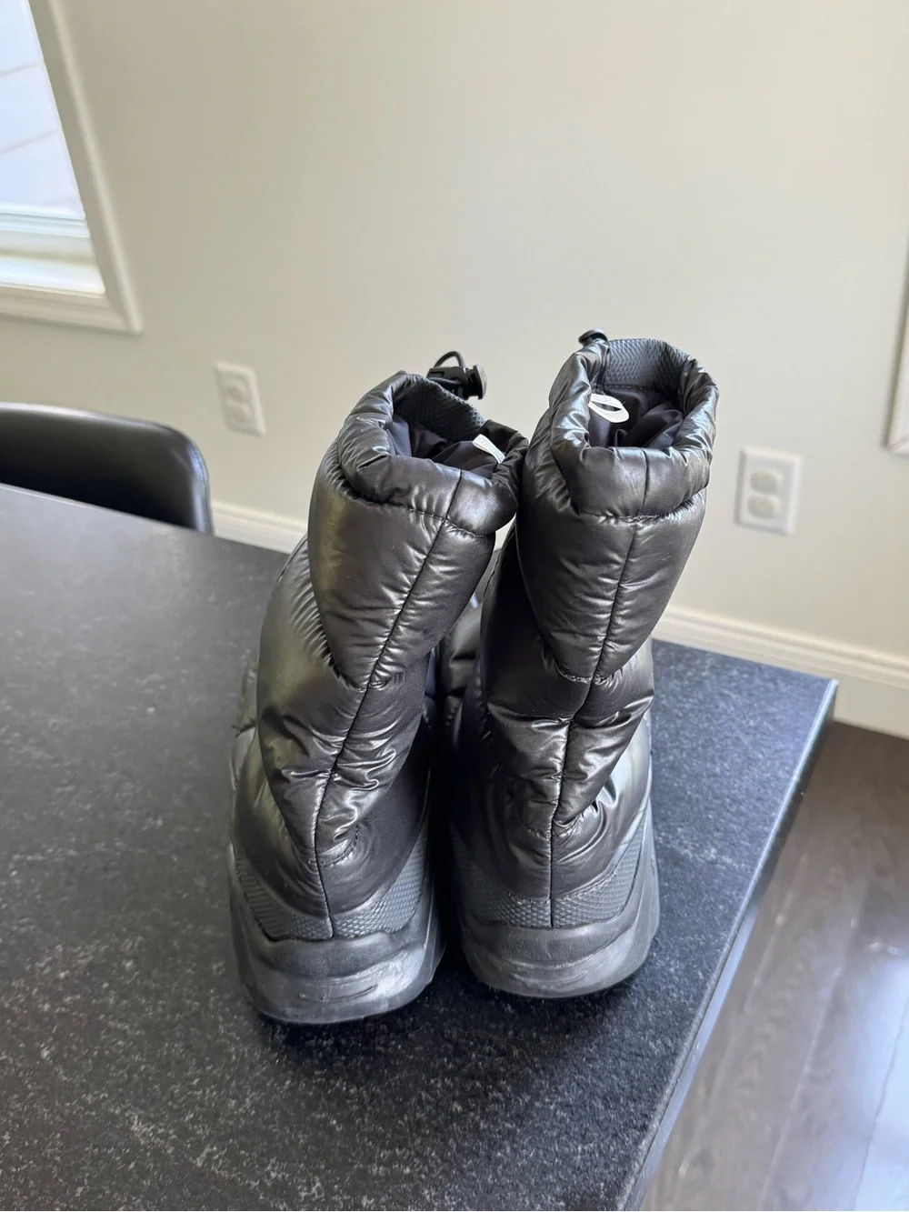 The North Face Nuptse Traction Black Down Filled Boots Women’s Size 9