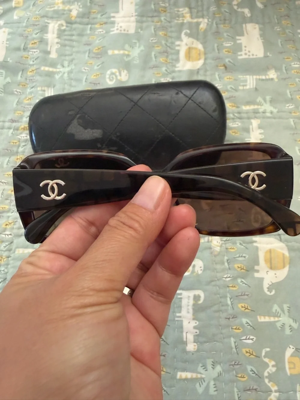 CHANEL wear 100% has