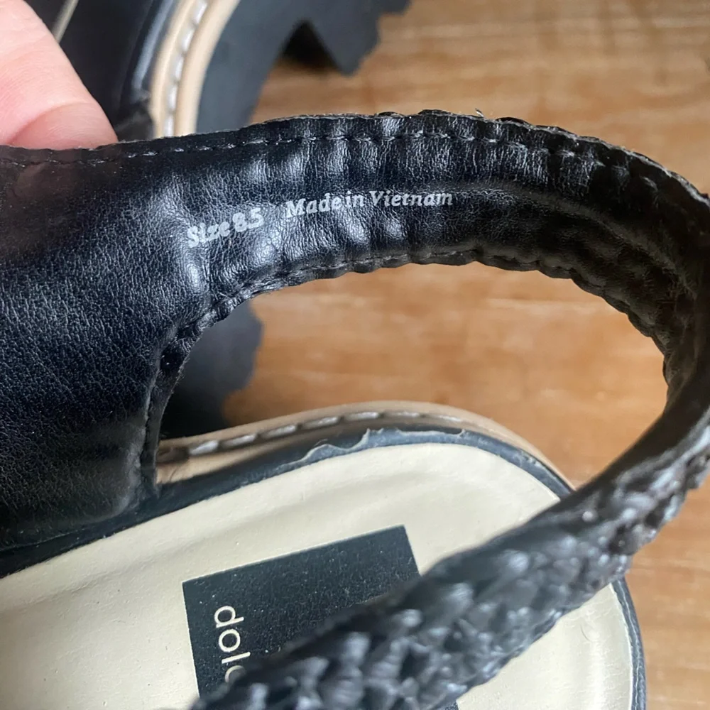 Dolce Vita Black Lattice Platform Sandals 8.5