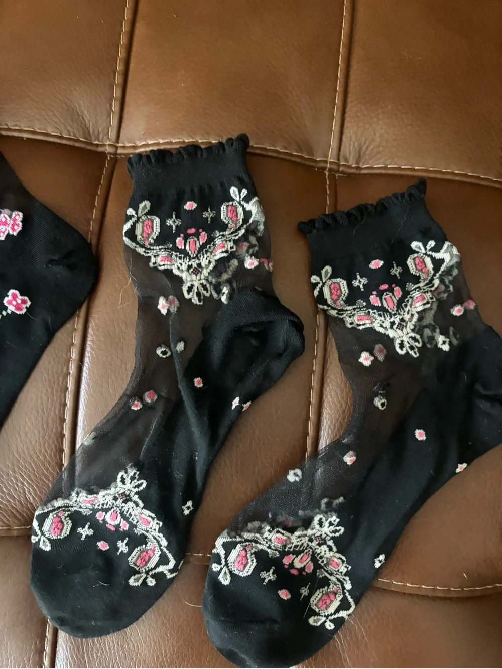 N/A three pairs
