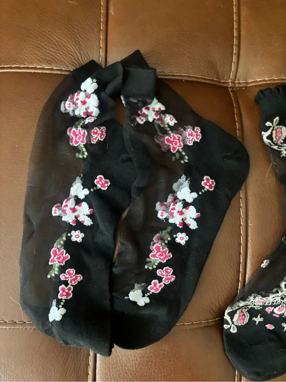 N/A three pairs