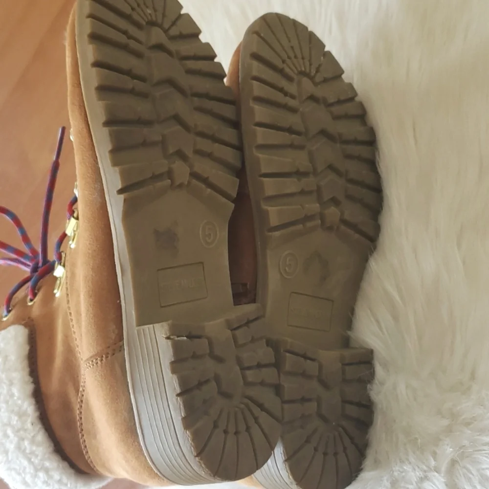 Steve Madden girls tan lace up boots sz 5