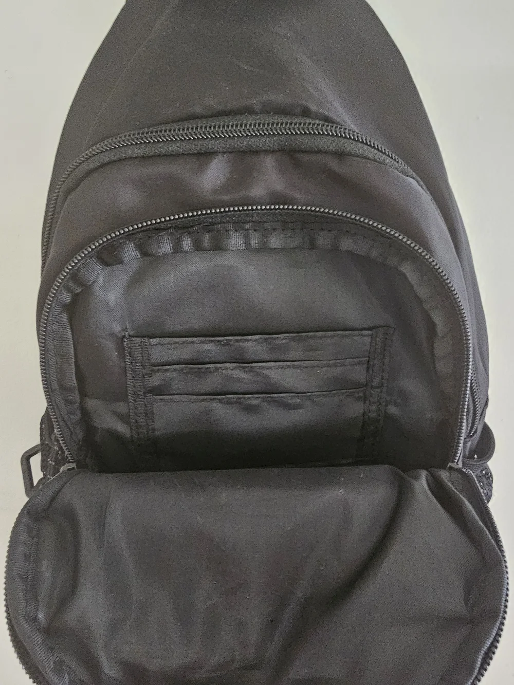 N/A durable features pocket