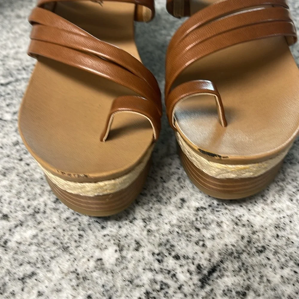 Wonderly step out